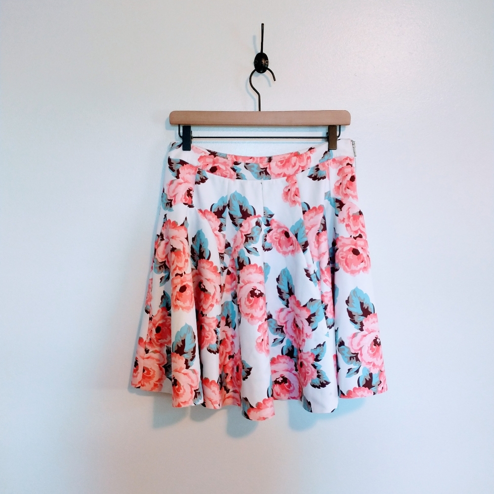 INC white floral pink shirt, aline with plates and fit and flare. Mild wash wear